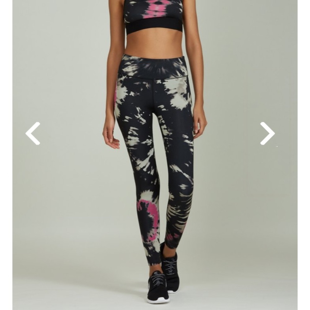 Noli Yoga Tie Dye Leggings NWT